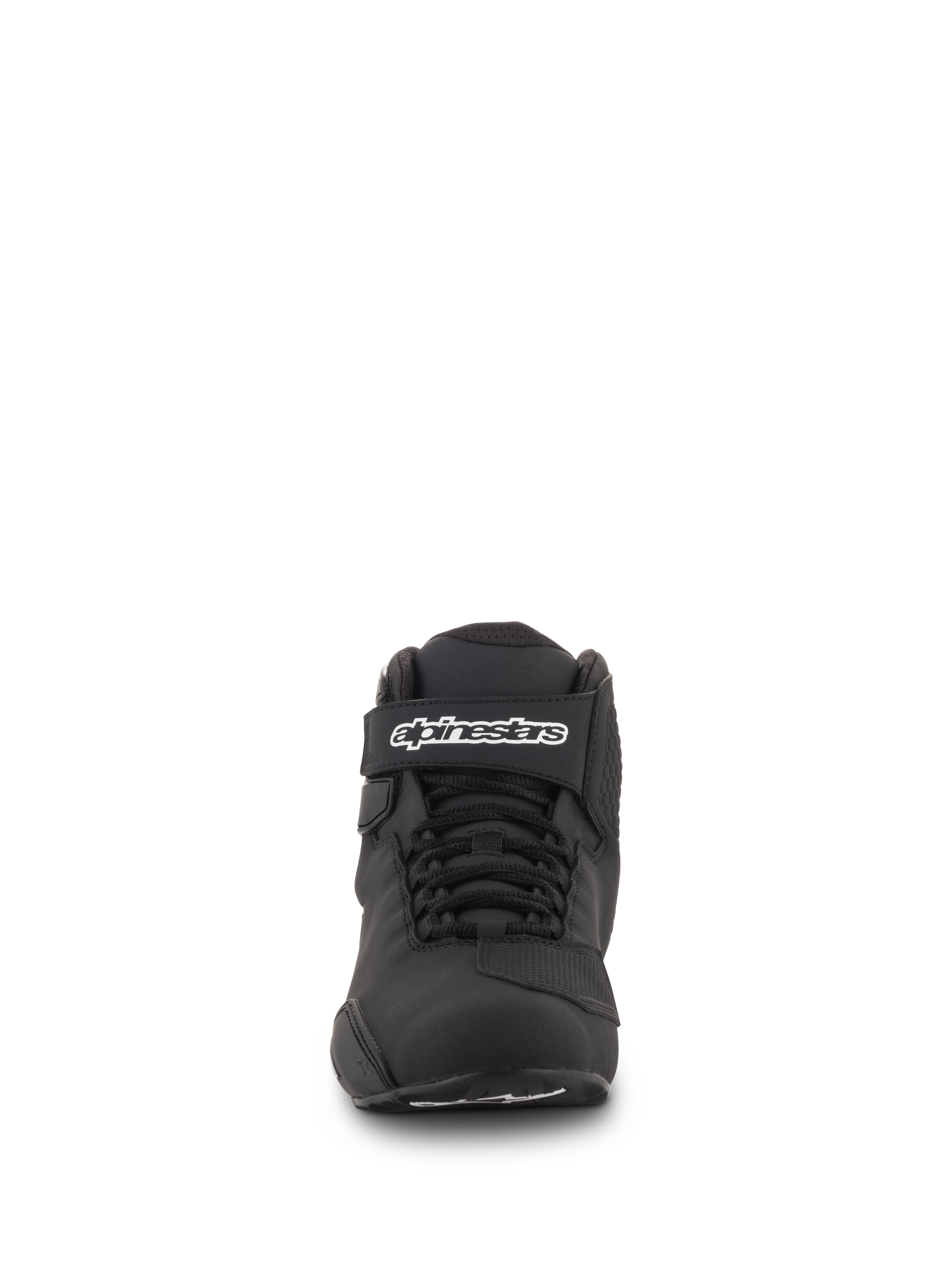 Alpinestars Sektor Schuhe, Schwarz, Vorderansicht, mit Speed-Lacing-System und Knöchelriemen mit Alpinestars-Logo, leichte Motorradschuhe aus Mikrofaser
