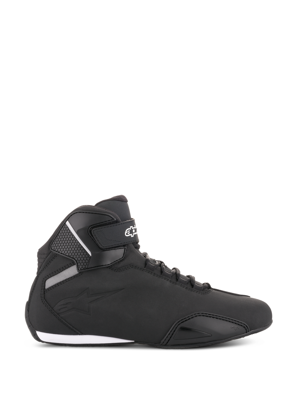 Alpinestars Sektor Schuhe, schwarze Motorradschuhe, Seitenansicht, schlankes High-Top-Design mit Mikrofaser-Obermaterial, Knöchelriemen mit weißem Logo, Schnellschnürsystem sowie verstärkte Zehen- und Fersenbereiche, sportlich inspirierte Straßenschuhe