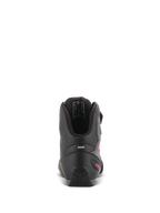 Alpinestars Damen Stella Faster-3 Drystar® Schuhe, Schwarz Dunkelgrau Fuchsia, Rückansicht der Ferse mit reflektierendem Streifen und fuchsiafarbenem Logo, wasserdichte Motorradschuhe mit strukturierter Sohle und gepolstertem Kragen