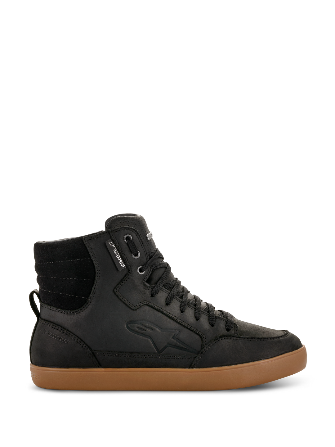 Alpinestars J-6 Waterproof Schuh, schwarzer High-Top-Motorradsneaker mit brauner Gummisohle, wasserdichtes urbanes Fahrerschuhwerk, gepolsterter Knöchelbereich, schwarze Schnürsenkel, dezente Logoprägung, Lederkonstruktion