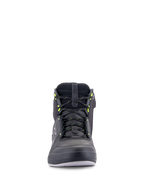 Alpinestars Chrome Drystar® Schuhe, urbane Motorradschuhe, Schwarz Dunkelgrau Gelb Fluo, Vorderansicht mit Schnürsenkeln mit gelben Akzenten, High-Top-Leder- und Wildlederkonstruktion, wasserdichtes, lässiges Streetwear-Design