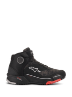 Alpinestars CR-X Drystar Motorradschuhe, wasserdicht, Black Camo Red, Seitenprofil, texturiertes Camouflage-Obermaterial, weißes Alpinestars-Logo, Knöchelriemen, schwarze profilierte Sohle mit roten Akzenten an der Fußspitze