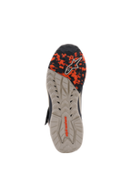 Alpinestars Speedstreet Schuhe, Ansicht der Außensohle, Black Almond Hot Orange, mit einer strukturierten, ölbeständigen Gummisohle, einem Camo-Muster im Vorderfußbereich und geprägtem Alpinestars-Branding, entwickelt für Grip und Stabilität.