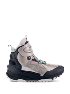 Alpinestars Speedstreet Schuhe, High-Top-Motorradschuhe, Ecru, Koralle, Schwarz und Aqua, metallisch-silberfarbenes Mikrofaser-Obermaterial mit schwarzen Schutzpaneelen, korallenrosa und aquablaue Akzente, klobige Sohle mit TPF-Branding, urbanes Streetwear-Design