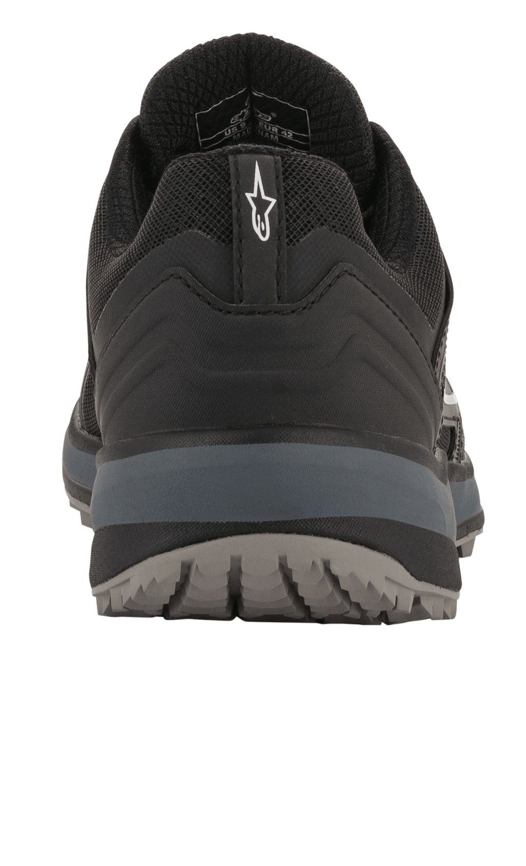 Alpinestars Meta Trail Schuhe, Performance-Laufschuhe, Schwarz und Dunkelgrau, Rückansicht mit Fersenlasche und weißem Astar-Logo, dunkelgrauer Zwischensohle und profilierter Außensohle, lässiges vom Motorsport inspiriertes Schuhwerk für das Fahrerlager
