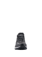 Alpinestars Meta XR V2 Schuhe, Sportlicher Freizeitschuh, Schwarz, Weiß und Dunkelgrau, Vorderansicht mit technischem Mesh-Obermaterial, gemusterten Schnürsenkeln, weißem Alpinestars-Logo auf der Zehenpartie und robuster Außensohle für Traktion und Komfort.