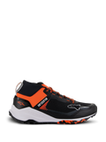 Alpinestars Meta XR V2 Schuhe, sportliche Freizeit-Sneaker, Schwarz und Orange, mit einteiligem Mesh-Obermaterial, dicker weißer Zwischensohle mit Alpinestars-Branding und marmorierter Gummiaußensohle, leichtes athletisches Design für ganztägigen Komfort und Offroad-Grip