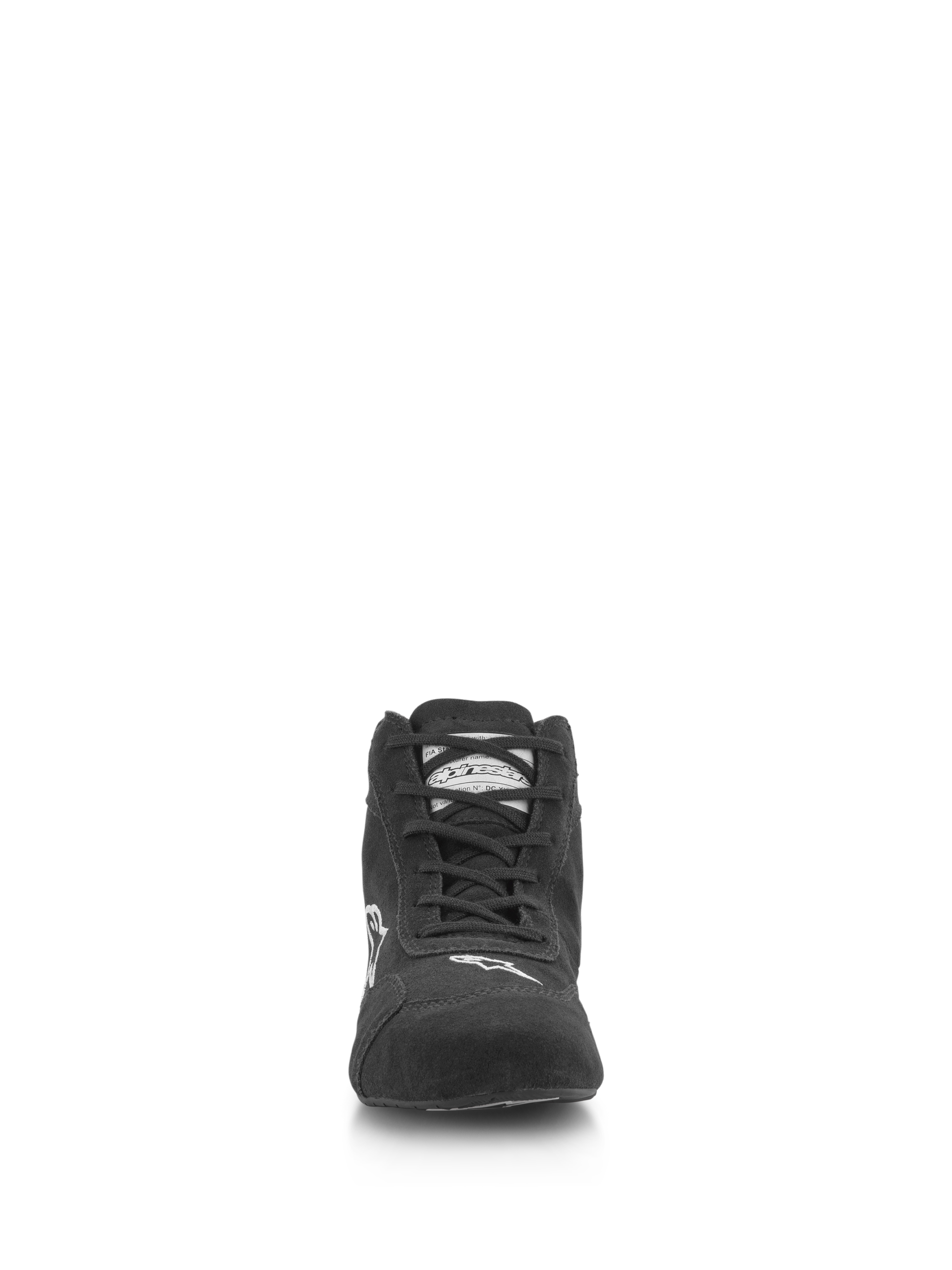 Alpinestars SP V2 Schuhe, Autorenn-Schuhe, Schwarz, Vorderansicht mit hochwertigem Wildleder-Obermaterial, asymmetrischem Schnürsystem, weißem Alpinestars-Logo auf der Zehenkappe, professionelles Motorsport-Schuhwerk
