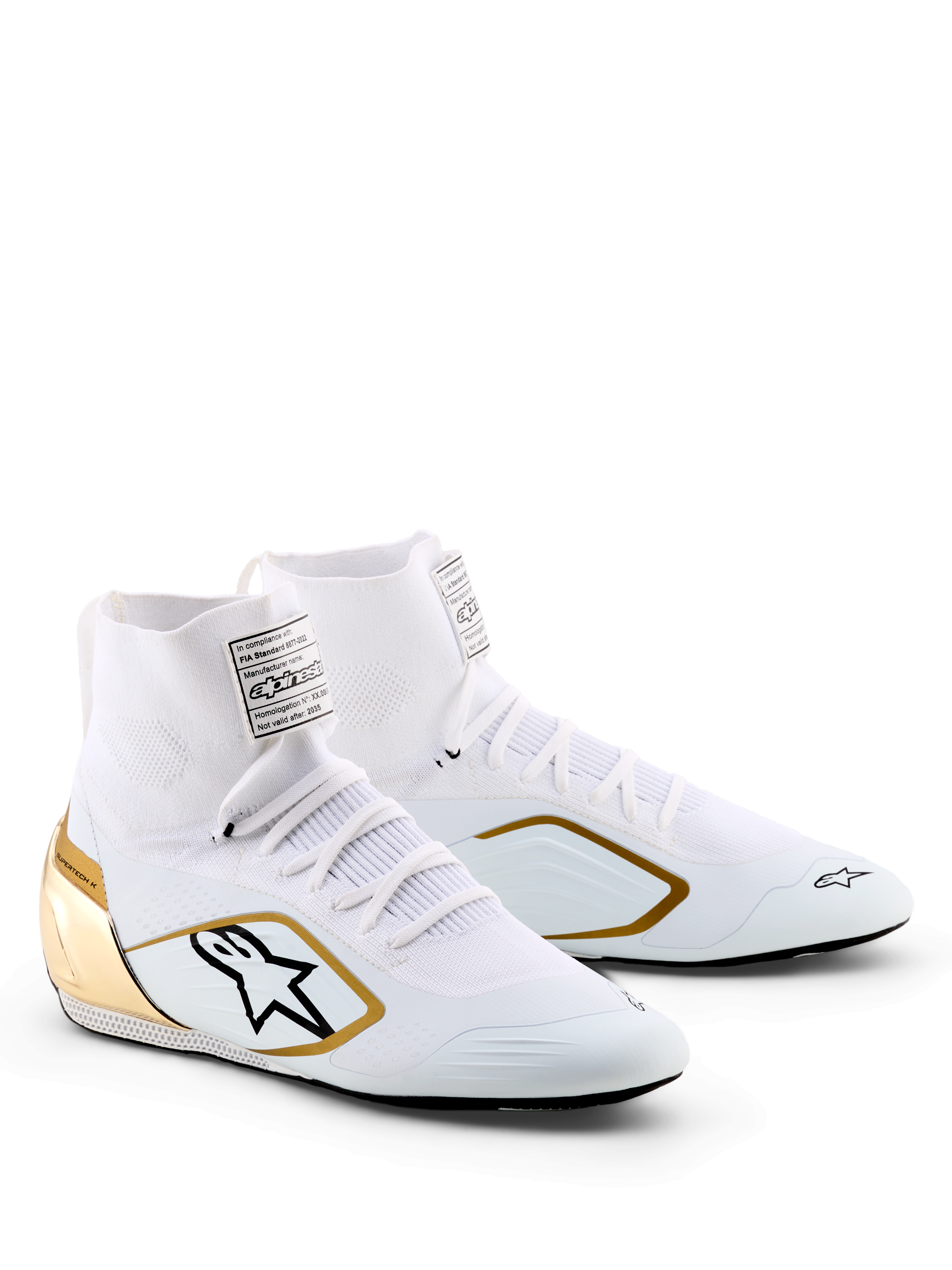 Alpinestars Supertech K Schuhe - FIA, Kartschuhe, Weiß, Schwarz und Gold, mit gestricktem Obermaterial, metallisch-goldener Fersenkappe, schwarzem Alpinestars-Logo mit goldener Umrandung, professionelles Rennschuhwerk für den Kartsport