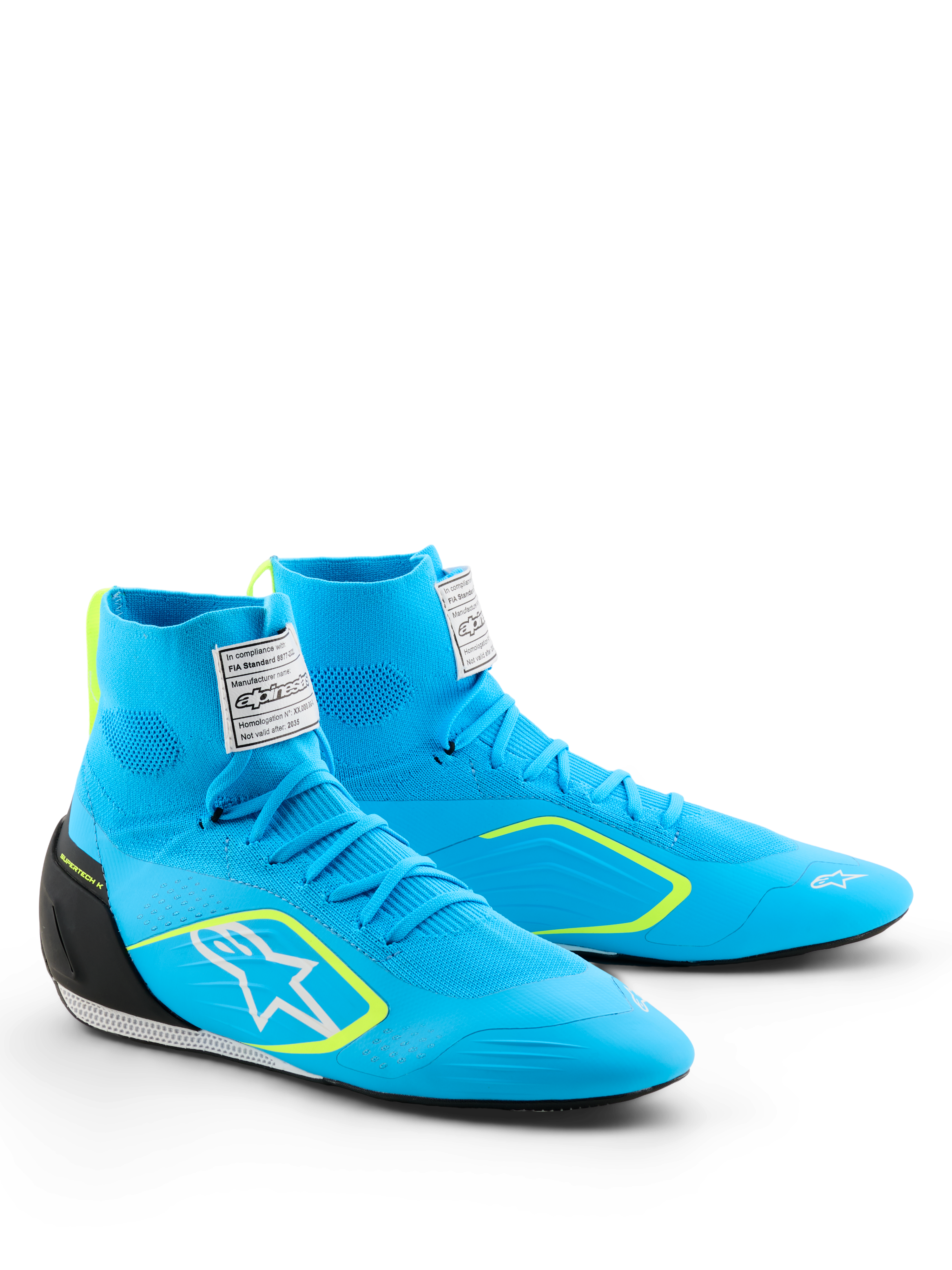 Alpinestars Supertech K Schuhe - FIA, Karting-Schuhe, Hellblau mit schwarzen und gelben Fluo-Akzenten, hohes gestricktes Obermaterial, weißes Astars-Logo an der Seite, schwarze TPU-Fersenkappe, professionelles Motorsport-Performance-Schuhwerk
