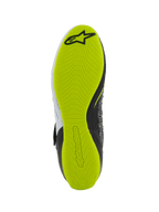 Alpinestars Tech-1 KX V3 Schuhe - FIA, Kartschuhe, Unteransicht der Sohle, leuchtend gelber Fluo-Gummi mit strukturiertem Profilmuster, mit schwarzem Alpinestars-Logo und geprägtem Branding für Pedalsensibilität