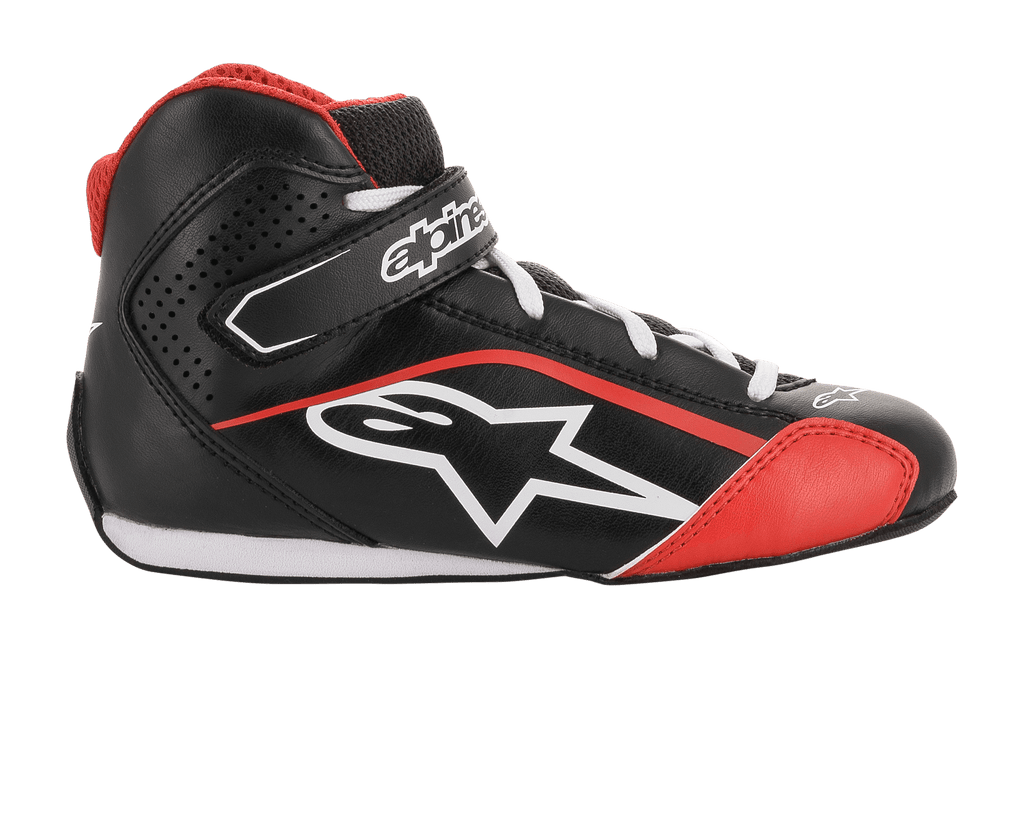 Alpinestars Youth Tech-1 K Schuhe, Karting-Schuhe, Schwarz, Weiß und Rot, Seitenprofil mit Mikrofaser-Konstruktion, weißes Alpinestars-Logo, Klettverschluss am Knöchel und perforierte Seitenpaneele für Belüftung.