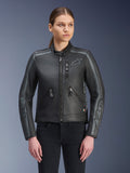 Alpinestars Stella Dyno Lederjacke, Damen-Motorradjacke, Schwarz und Tar-Grau, hochwertige Rindslederkonstruktion mit grauen Streifendetails an Schultern und Ärmeln, Reißverschlusstaschen vorne, besticktes Brustlogo, schicke urbane Fahrausrüstung