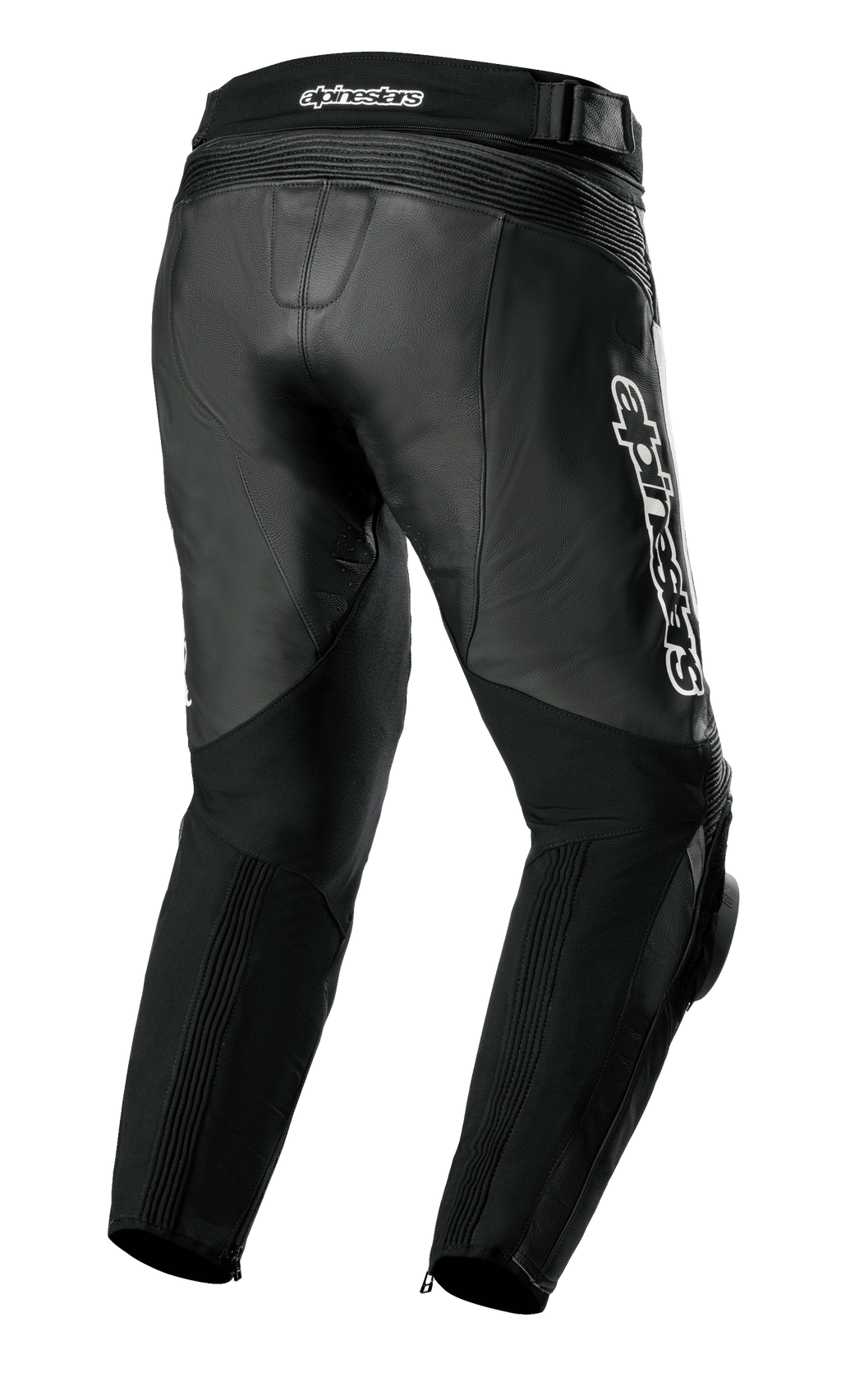 Alpinestars Missile V3 Lederhose, Motorradhose, Schwarz, Dreiviertel-Ansicht von hinten, hochwertige Lederkonstruktion, Akkordeon-Stretchpaneele über den Knien und an der Taille, hoher hinterer Hosenbund und markantes weißes Alpinestars-Logo an der Seite.