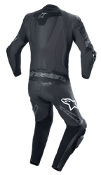 Alpinestars Missile V2 Ward 1-Teiler Lederkombi, Schwarz Metallic-Grau, Rückansicht mit aerodynamischem Höcker, Akkordeon-Stretch-Einsätzen am unteren Rücken und an den Schultern, Alpinestars-Branding auf den Oberschenkeln und Tech-Air Ready-Logo