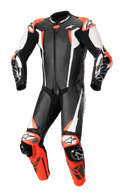 Alpinestars Racing Absolute V2 Einteiler-Lederkombi, Motorrad-Rennanzug, Schwarz, Weiß und Fluo-Rot, aerodynamisches Design mit perforiertem Leder, externe Schleifer an Schultern und Knien, professionelle rennstreckentaugliche Konstruktion
