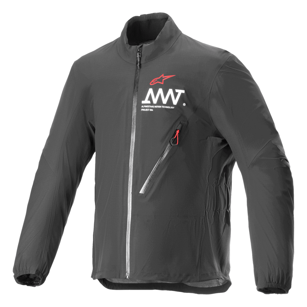 Alpinestars AMT Storm Gear Drystar XF Jacke, Schwarz, wasserdichte und atmungsaktive Motorradjacke, hoher Kragen, diagonale Brusttasche mit Reißverschluss und roter Zuglasche, weißes AMT-Logo auf der Brust