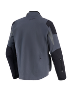 Alpinestars Maxdura Drystar®XF Laminated Armored Shell, technische Adventure-Motorradjacke, Dunkelgrau und Schwarz, Rückansicht mit verstärkten Schulter- und Ellbogen-Einsätzen, kleinem A-Star-Logo auf dem oberen Rücken und vertikalem Branding auf dem Ärmel.