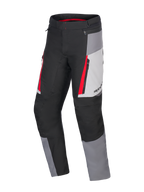 Alpinestars Honda ST-1 Wasserdichte Hose, Motorrad-Tourenhose, Eisgrau, Dunkelgrau und Schwarz mit roten Akzenten, technische Textilkonstruktion mit wasserdichtem Futter, Cargotaschen mit Reißverschluss und ergonomisch vorgeformten Beinen