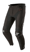 Alpinestars T-SP R Drystar Hose, Schwarze Textil-Motorradhose für Sport-Touring, verstärkte Kniepolster mit weißen Stern-Logos, rotes Drystar-Branding an der Hüfte, Belüftungsöffnungen mit Reißverschluss an den Oberschenkeln, verstellbarer Bund mit Schnalle, vorgeformte renninspirierte Passform