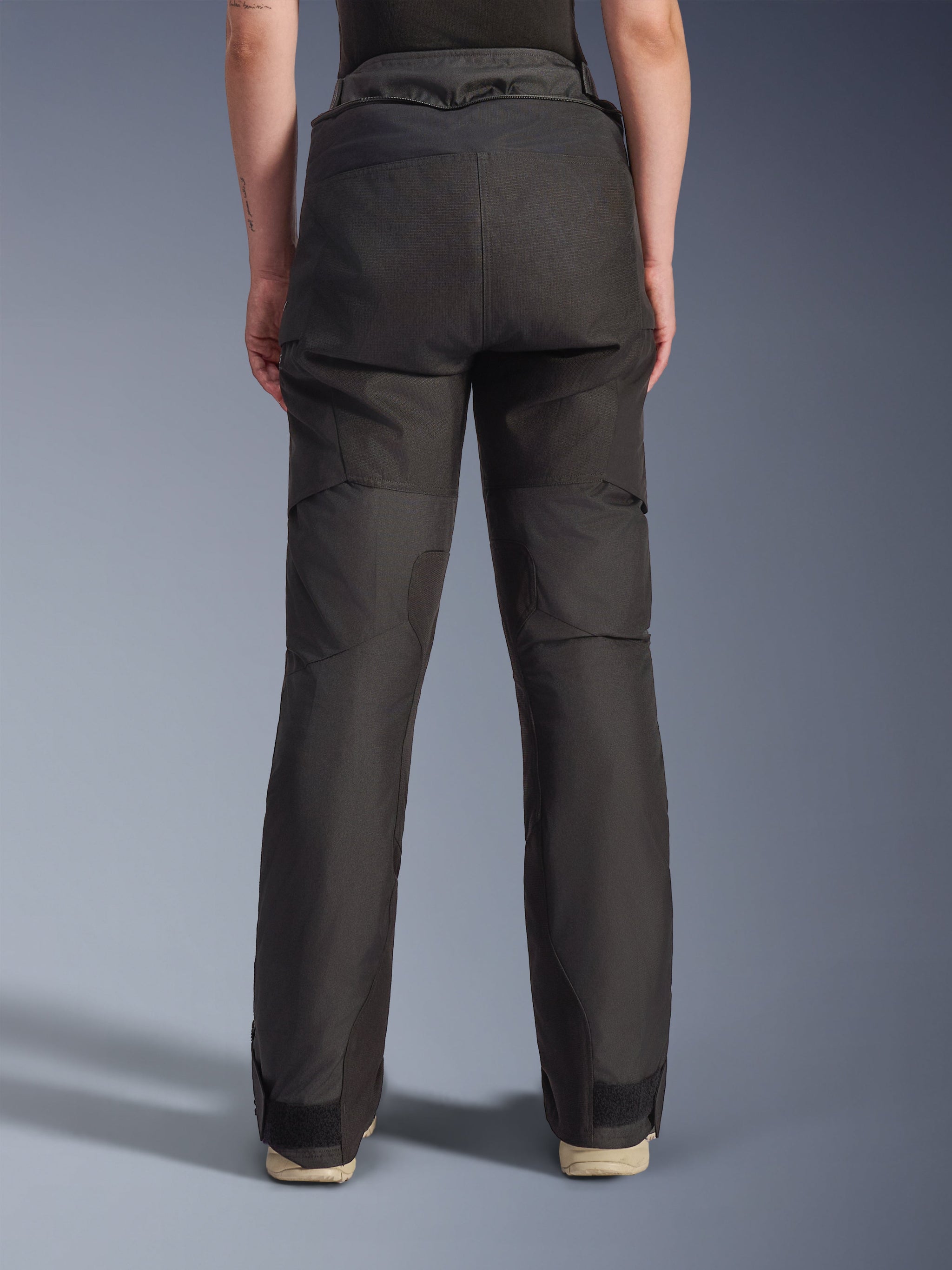 Woman Stella Andes V4 Drystar® Hose