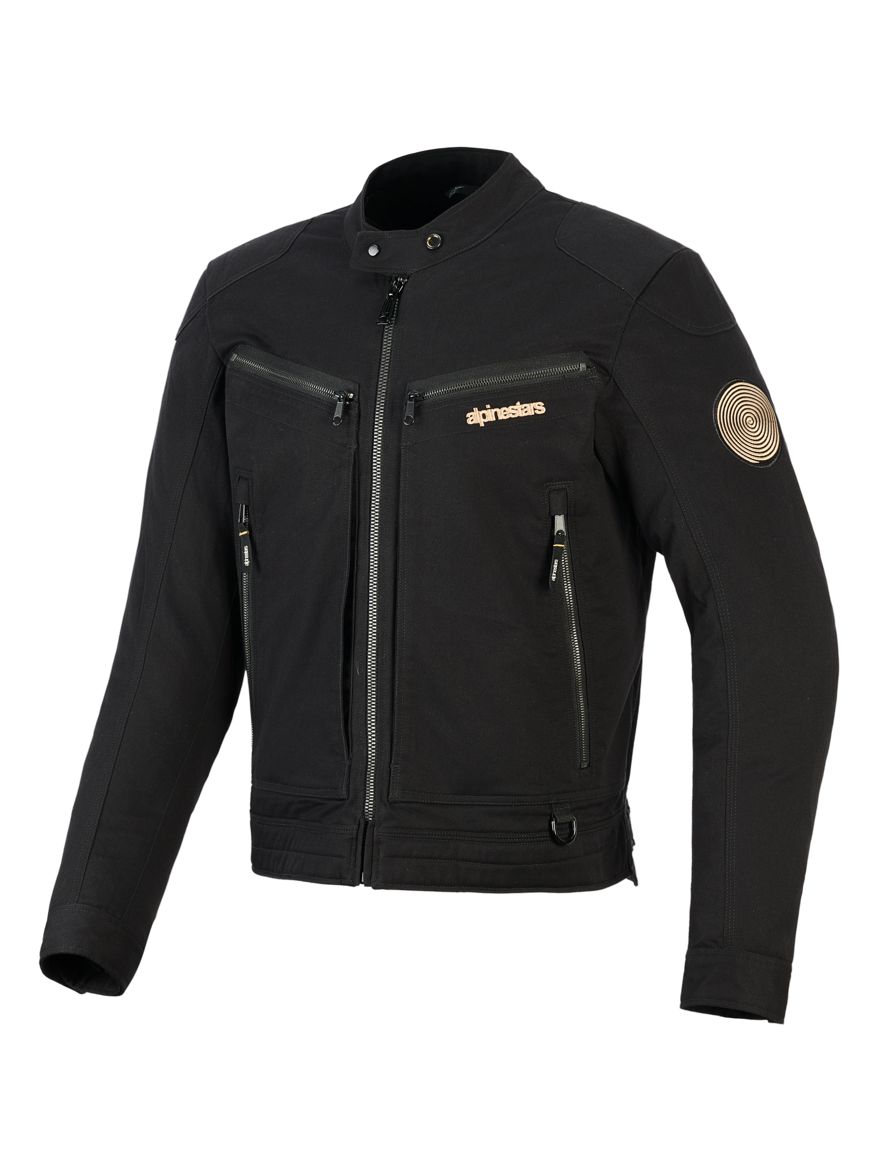 Alpinestars Bruiser Jacke, Schwarze Urban-Motorradjacke, Brust- und Seitentaschen mit Reißverschluss, goldfarbenes Branding und Oscar-Spiral-Schulteraufnäher, von Workwear inspiriertes Textildesign.
