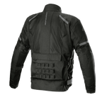 Alpinestars Crosshill Air Wasserdichte Jacke, Schwarz, Rückansicht mit großen Tech-Mesh-Einsätzen, vertikalem Alpinestars-Logo, modularem PALS-Verbindungssystem am unteren Rücken und verstellbaren Taillengurten, strapazierfähige Motorrad-Tourenbekleidung
