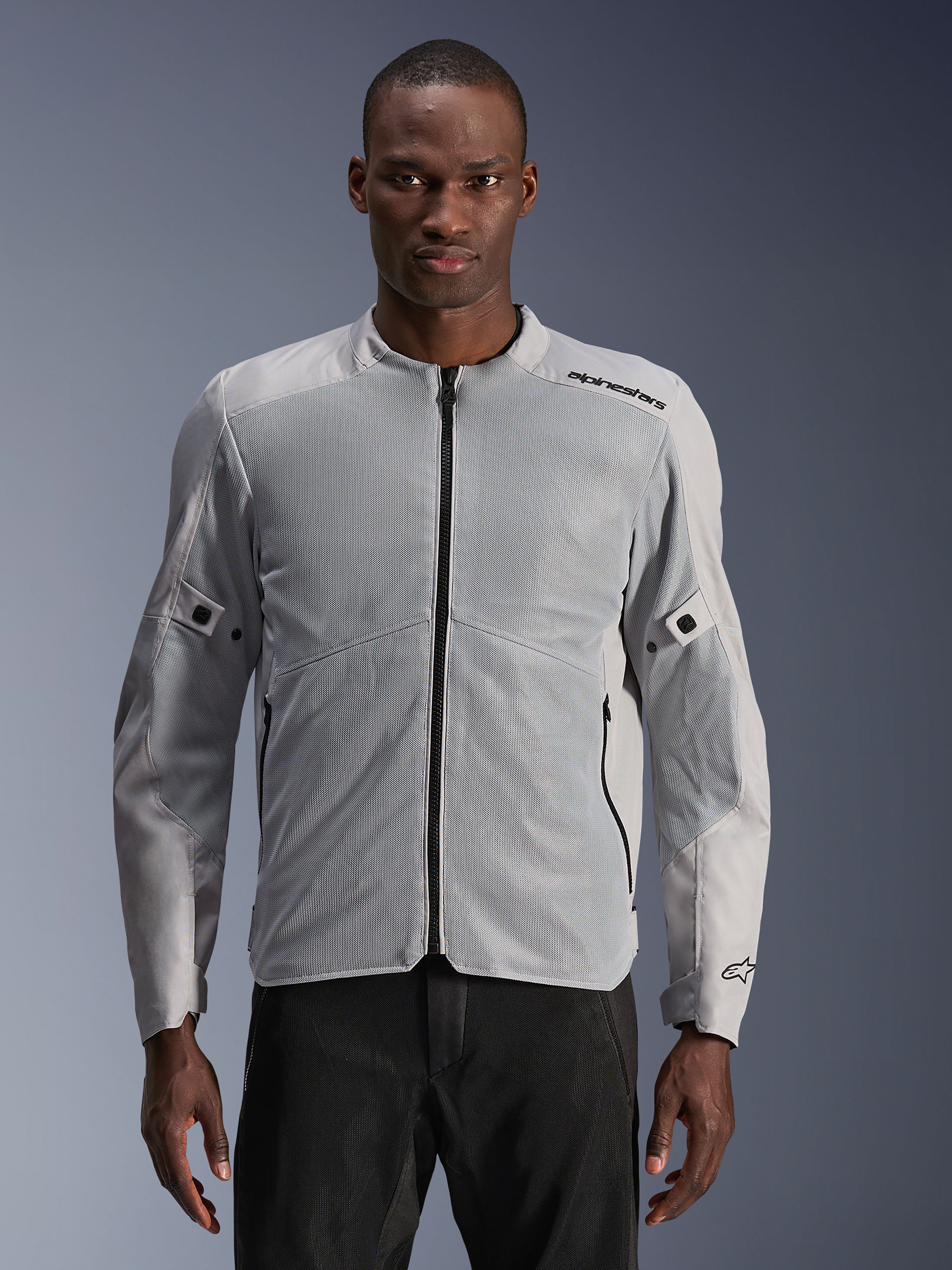 Alpinestars C-1 Air Jacke, Herren-Urban-Motorradjacke, Silber und Grau, mit Tech-Mesh-Einsätzen für maximale Belüftung, CE-zertifiziert Klasse A, Nucleon Flex Plus Protektoren, Tech-Air® Ready, leichtes belüftetes Design für den Stadtverkehr.