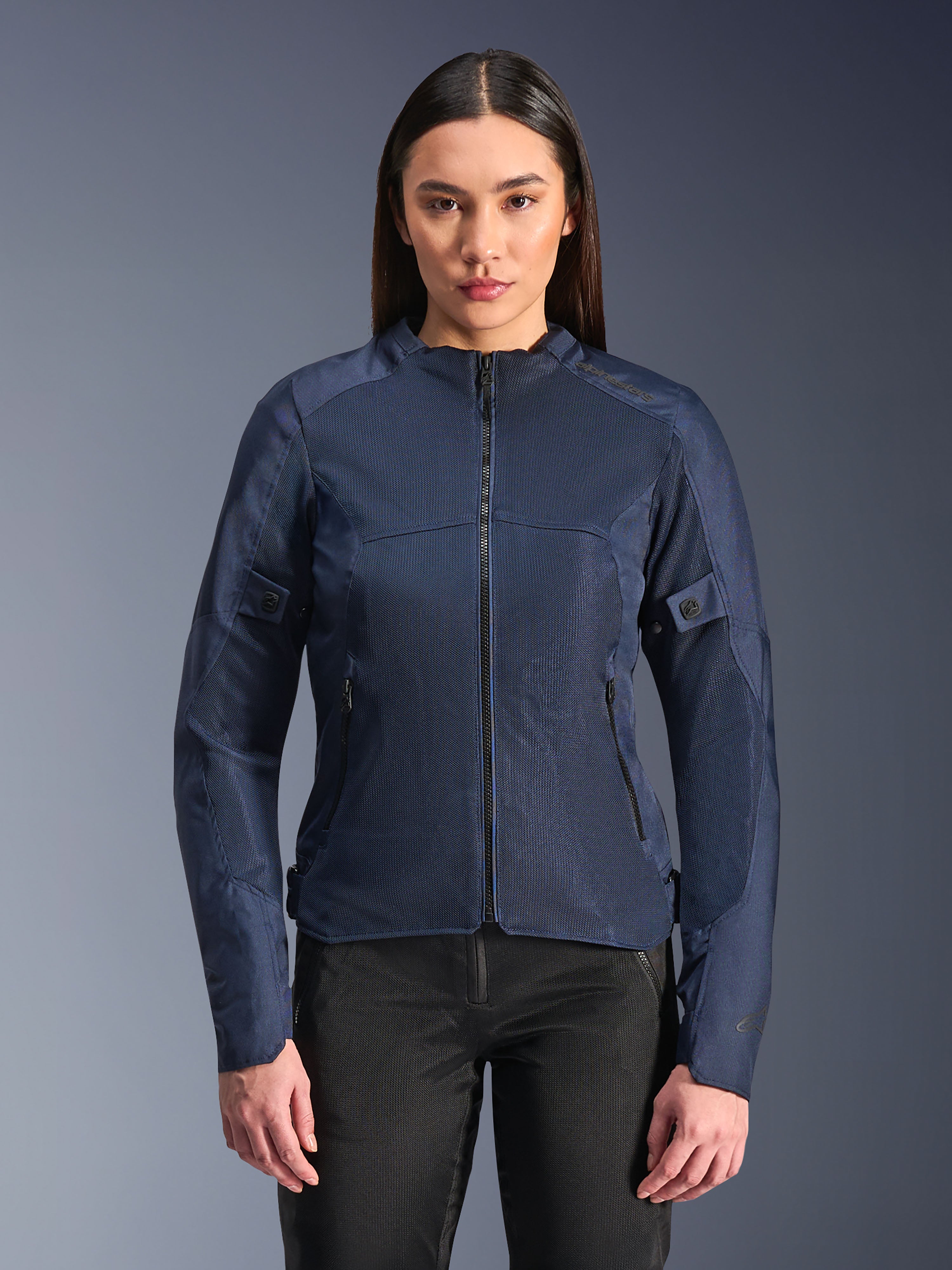 Alpinestars Stella C-1 Air Jacke in Blau, Damen-Motorradjacke, kombiniert mit einer schwarzen Motorradhose, große Mesh-Einsätze für optimale Belüftung, Frontreißverschluss und seitliche Reißverschlusstaschen, klares modernes Design