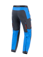 Alpinestars Maxdura Dual Hose, Adventure-Motorradhose, Royalblau und Dunkelgrau, Rückansicht mit Belüftungstaschen mit Reißverschluss und roten Akzenten, verstärkten grauen Gesäßpaneelen und einem strapazierfähigen Multi-Material-Design für den Offroad-Einsatz