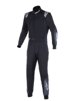 Alpinestars KMX-5 V3 Anzug, Kart-Anzug, Schwarz und Dark Shadow, einteiliger Rennanzug mit weißem Alpinestars-Branding an Schultern, Nacken und Beinen, technische zweilagige Konstruktion für professionelles Karting.