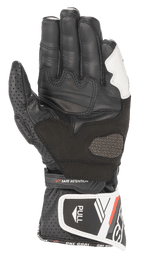 Alpinestars Stella SP-8 V3 Damenhandschuhe, Leder-Motorradhandschuhe, Schwarz und Weiß, Handflächenansicht mit perforiertem Lederdaumen, verstärkten Griffeinsätzen, verstellbarem Handgelenkriemen mit „SAFE RETENTION“-Schriftzug und langer Stulpe mit „PULL“-Lasche und Markenschriftzug