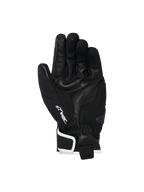 Alpinestars Moblast Wasserdichte Handschuhe, Schwarz mit Off-White-Details, Handflächenansicht zeigt Ziegenleder-Konstruktion, weißes Drystar-Logo am Daumen und Handflächenschieber-Verstärkung, urbane Motorradausrüstung mit kurzer Stulpe