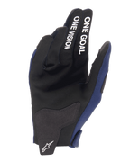 Alpinestars 2025 Radar Handschuhe, Motocross-Handschuhe, Night Navy und Weiß, Handflächenansicht mit Verstärkungen aus synthetischem Wildleder, weißer „ONE GOAL ONE VISION“ Text auf den Fingern, weißes Alpinestars-Logo auf der Verschlusslasche