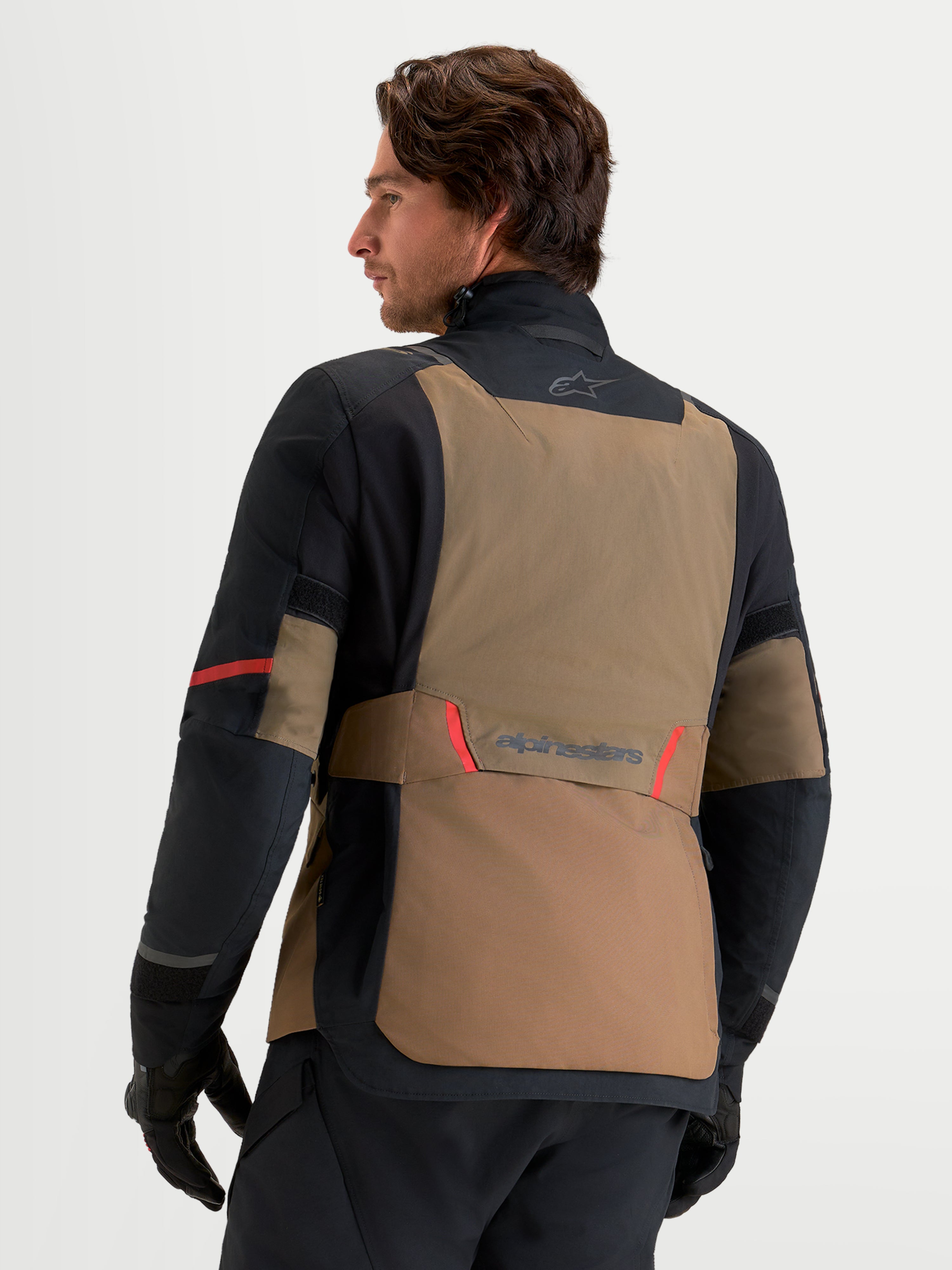 ST-7 V2 GORE-TEX - Black Motorcycle Jacket | Alpinestars®