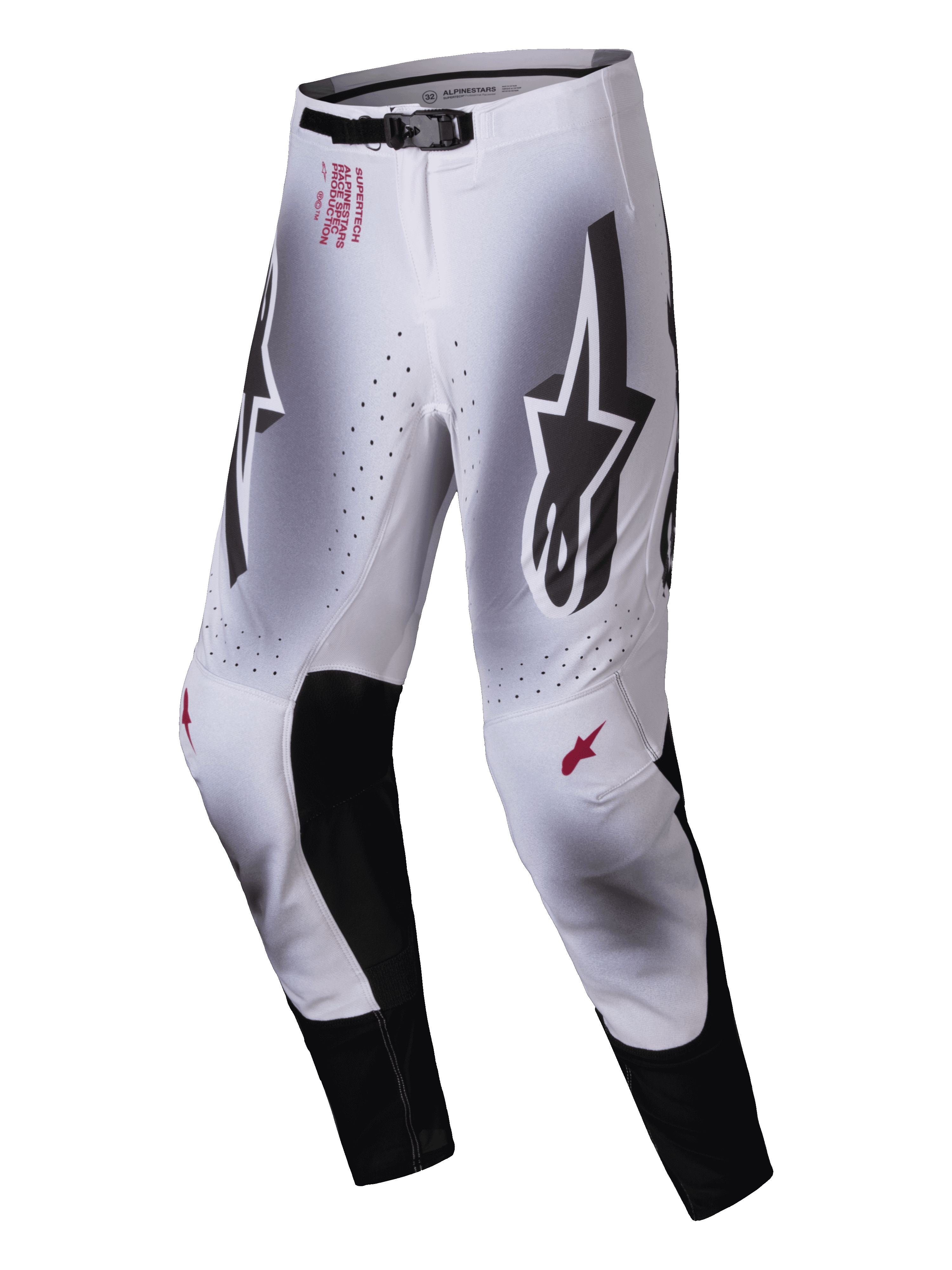Alpinestars 2025 Supertech Maker Hose, Motocross-Hose, Silber und Schwarz, mit großen schwarzen Astars-Logos auf den Oberschenkeln, rotem technischem Branding an der Hüfte, schwarzen Leder-Innenknie-Einsätzen und perforierten Belüftungszonen.