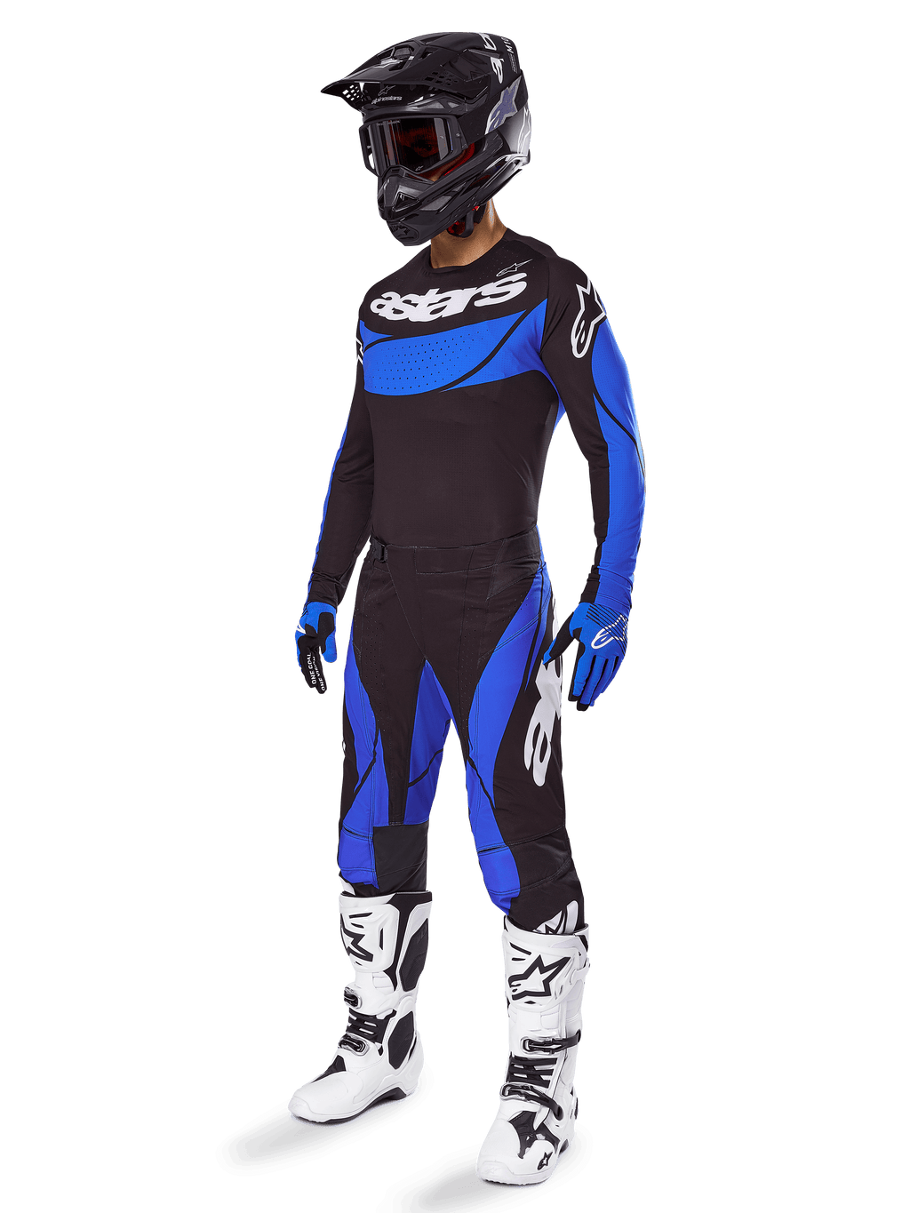 Alpinestars 2025 Techstar Dreem Gear Set, Motocross-Ausrüstung in Schwarz und Blau, inklusive Trikot und Hose mit weißem Branding, getragen mit schwarzem Helm, blau-schwarzen Handschuhen und weiß-schwarzen Stiefeln, komplettes koordiniertes Rennoutfit für Offroad-Performance.
