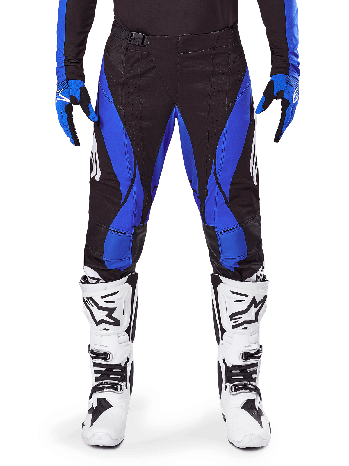 Alpinestars 2025 Techstar Dreem Hose, Motocross-Hose, Schwarz und Blau, getragen mit passendem Trikot, Handschuhen und weißen Stiefeln, mit blauen Seiteneinsätzen und athletischer Race-Passform, strapazierfähiges Material für den Offroad-Rennsport