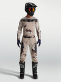 Alpinestars Racer Lone Gear Set, Motocross-Trikot und -Hose in Beige mit Wüstentarn-Muster, Herren-Offroad-Bekleidung.