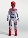 Alpinestars Racer Air Lone und Hunt Gear Set, Motocross-Rennausrüstung für Herren, Grau-Camo und Rot, belüftetes Trikot und Hose, ideal für Offroad-Einsätze bei warmem Wetter.