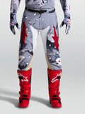 Alpinestars Racer Air Lone Hose, Motocross-Hose für Herren im grau-roten Camouflage-Design, mit perforiertem Funktionsgewebe für maximale Belüftung und verstärkten Leder-Innenknien für optimalen Halt.