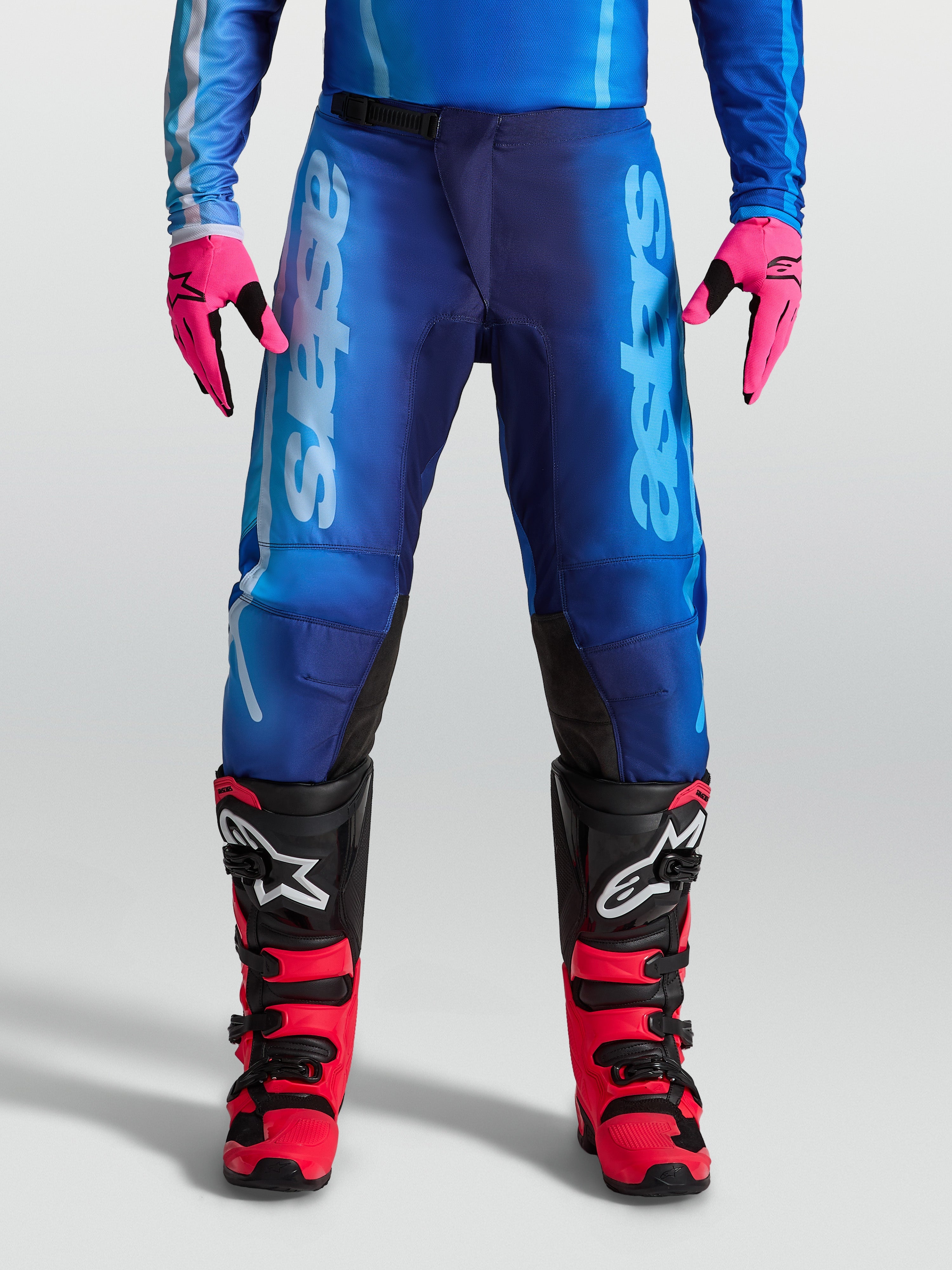 Alpinestars Fluid Kepler Hose, Motocross-Hose für Herren in Blau, ergonomische Passform aus leichtem 600D-Polygewebe für maximale Beweglichkeit beim Offroad-Einsatz.