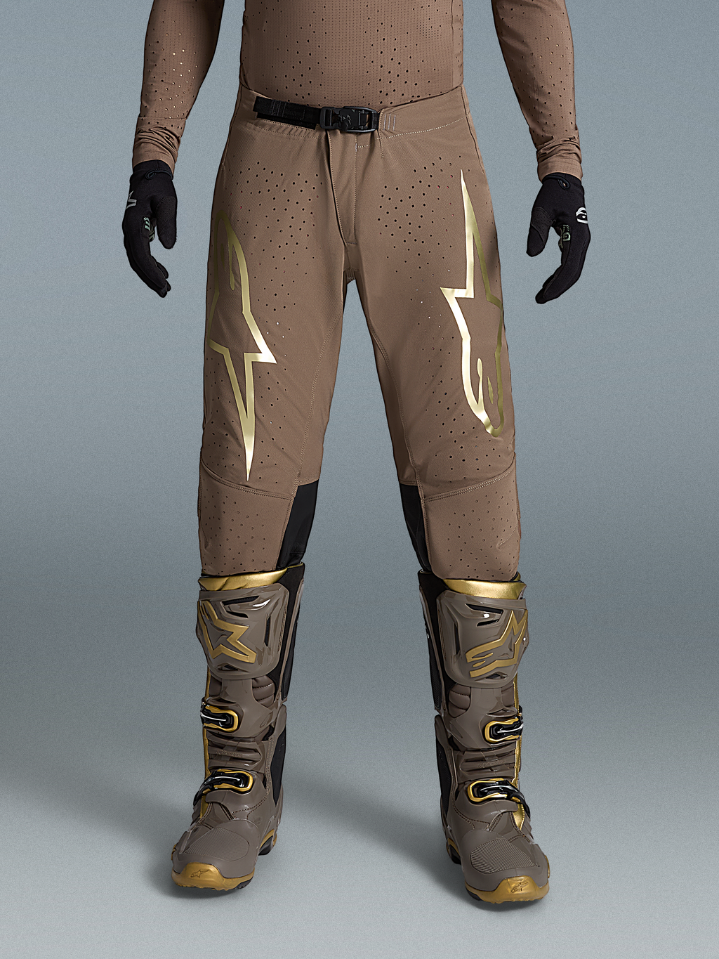 Alpinestars Supertech Air Gold Hose Limited Edition, Herren Motocross-Hose in Braun und Gold mit belüftetem Ripstop-Gewebe.