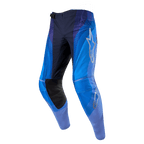 Alpinestars 2024 Techstar Pneuma Hose, Motocross-Hose, Dunkelblau und Hellblau, mit silbernem Alpinestars-Stern-Logo am Oberschenkel, Innenknie-Einsätzen aus schwarzem Leder und lasergeschnittenen Belüftungsperforationen.