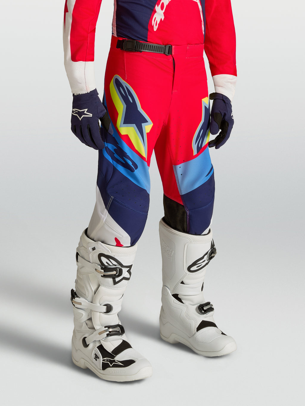 Alpinestars Jugend Supertech Dyna Hose, Motocrosshose in Rot und Blau aus Stretch-Ripstop-Gewebe.