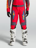 Alpinestars Jugend Fluid Hunt Hose 2027, rote und graue Motocross-Hose mit ergonomischem Design aus 600D-Polygewebe.