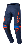 Alpinestars 2023 Youth Racer Narin Hose, Motocross-Hose für Jugendliche, Dunkelblau und leuchtendes Orange mit blauen Akzenten, orangefarbene Logo-Grafiken auf Oberschenkeln und Knien, schwarze Innenbein-Paneele, strapazierfähige Textilkonstruktion für Offroad-Rennsport