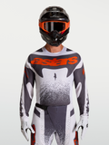 Alpinestars Techstar Swan Trikot, Motocross-Racing-Oberteil für Herren in Weiß und Grau mit Rot-Fluo-Akzenten und athletischer Rennpassform.