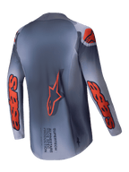 Alpinestars 2025 Supertech Lipan Trikot, Motocross-Trikot für Herren, Grau und Orange Fluo, leichte Stretch-Mesh-Konstruktion, Rückansicht mit verlängerter Rückenpartie und Branding-Details