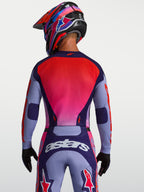 Alpinestars Racer Air Hunt Trikot, Herren Motocross-Trikot, Lila und Pink Fluo, Rückansicht am Model, atmungsaktives Mesh.